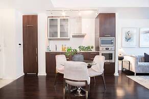 Toronto City Suites - Front St