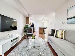 Toronto City Suites - Front St
