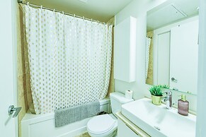 Toronto City Suites - Front St