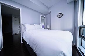 Toronto City Suites - Front St