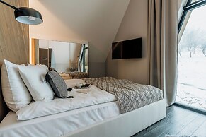 Crystal Pine Luxury Villas Jacuzzi&Sauna