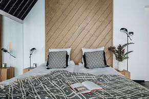 Crystal Pine Luxury Villas Jacuzzi&Sauna