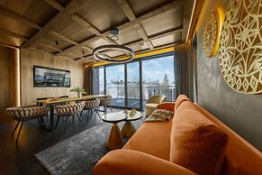 Crystal Pine Luxury Villas Jacuzzi&Sauna