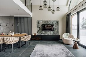 Crystal Pine Luxury Villas Jacuzzi&Sauna