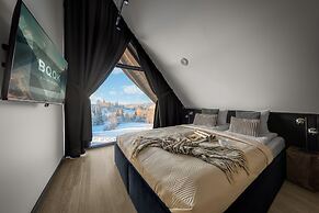 Crystal Pine Luxury Villas Jacuzzi&Sauna