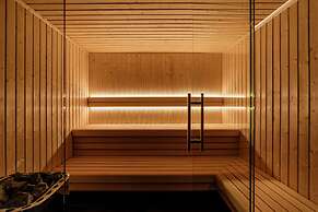 Crystal Pine Luxury Villas Jacuzzi&Sauna