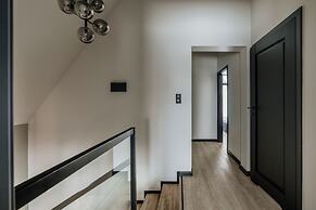 Crystal Pine Luxury Villas Jacuzzi&Sauna