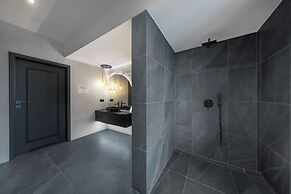 Crystal Pine Luxury Villas Jacuzzi&Sauna