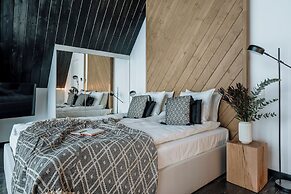 Crystal Pine Luxury Villas Jacuzzi&Sauna