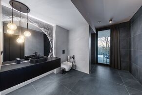 Crystal Pine Luxury Villas Jacuzzi&Sauna