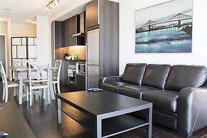 Modern Suites - Steps to CN Tower & MTCC