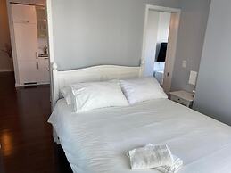 City View Suites - Near CN Tower