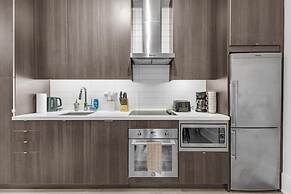 Chic Downtown Suites - By CN Tower