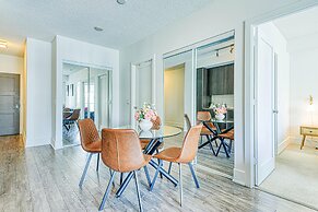 Chic Downtown Suites - By CN Tower