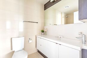 Chic Downtown Suites - By CN Tower