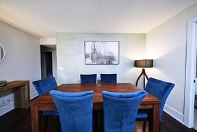 Chic Downtown Suites - By CN Tower