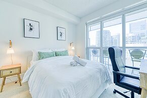 Chic Downtown Suites - By CN Tower