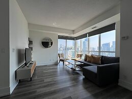 Chic Downtown Suites - By CN Tower