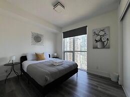 Chic Downtown Suites - By CN Tower