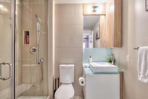 Chic Downtown Suites - By CN Tower