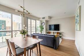 Chic Downtown Suites - By CN Tower