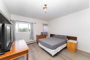Turf Hotel
