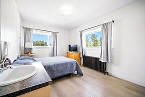 Turf Hotel