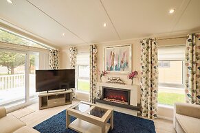 Host Stay Crucible Lodge