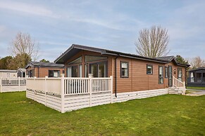 Host Stay Crucible Lodge