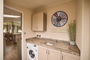 Host Stay Crucible Lodge