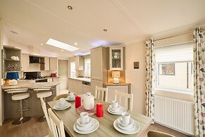 Host Stay Crucible Lodge