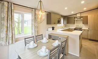 Host Stay The Beak Lodge
