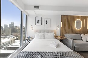 Dundas East Hotel & Suites Toronto