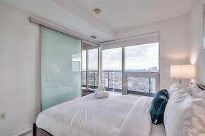 Dundas East Hotel & Suites Toronto
