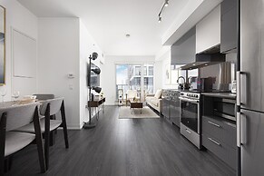 Dundas East Hotel & Suites Toronto