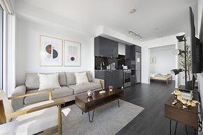 Dundas East Hotel & Suites Toronto