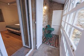 Do Bico Rooms