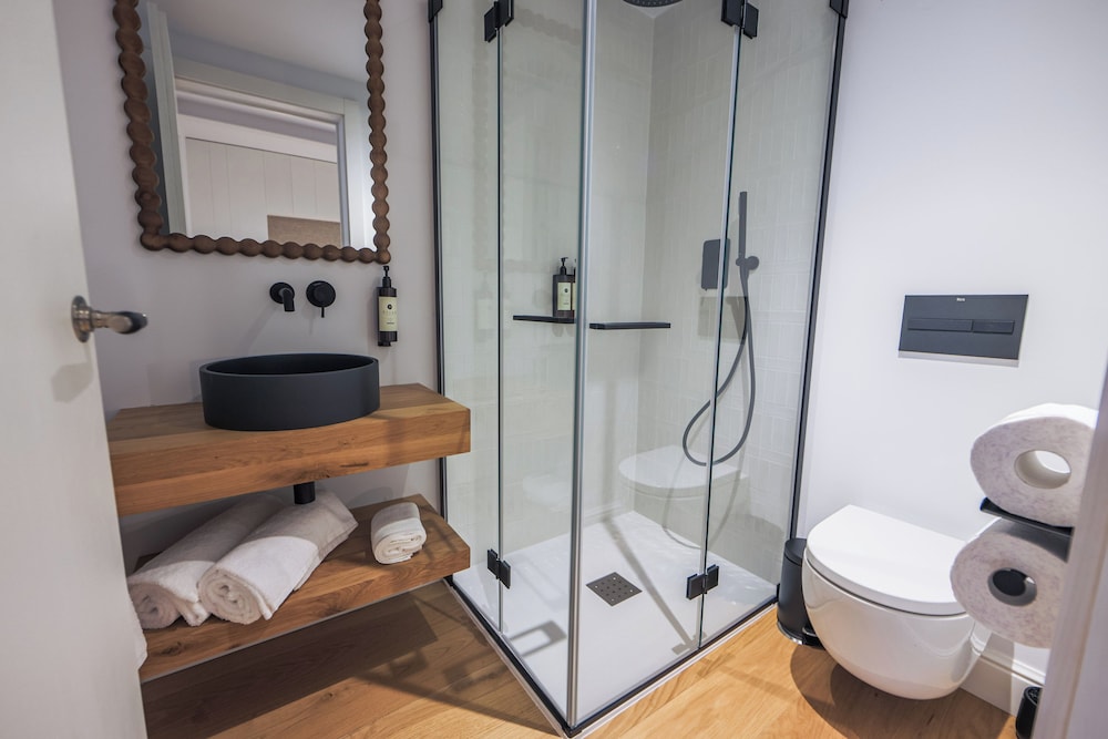 Do Bico Rooms