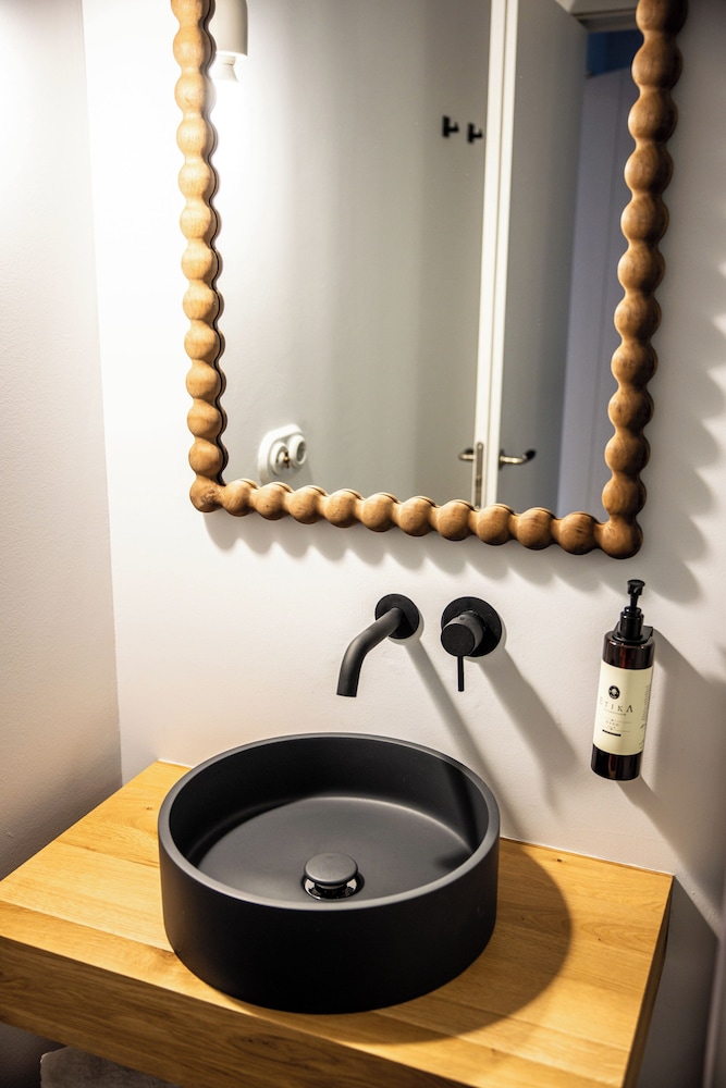 Do Bico Rooms
