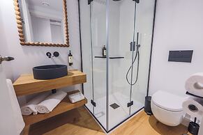 Do Bico Rooms