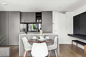 Stylish 2BR Close to Melbourne Central & QV