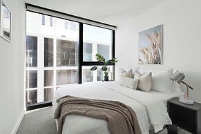 Stylish 2BR Close to Melbourne Central & QV