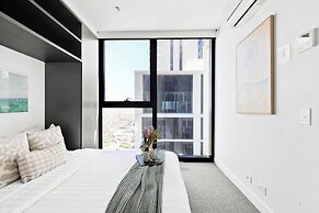 Stylish 2BR Close to Melbourne Central & QV