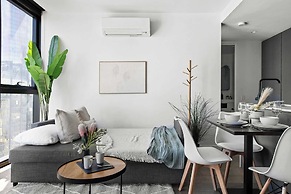 Stylish 2BR Close to Melbourne Central & QV