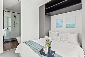 Stylish 2BR Close to Melbourne Central & QV