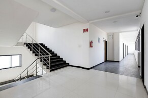 Fabhotel Grand Executive