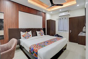 Fabhotel Ivory Loft