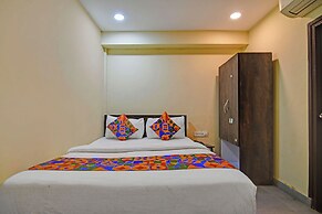 Fabhotel The Crown Aura