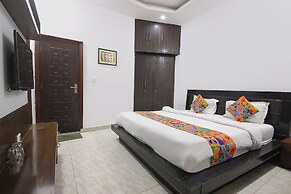 Fabhotel Khalsa Homestay
