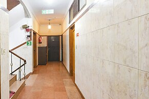 Fabhotel Vardhmaan Inn